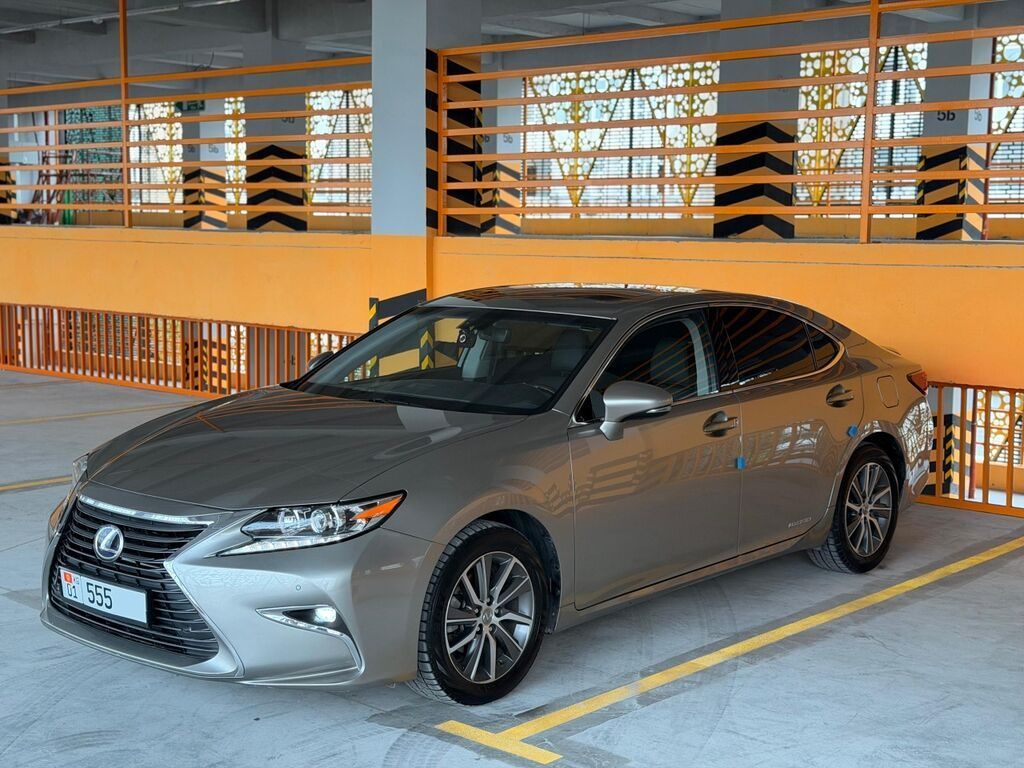 Lexus ES