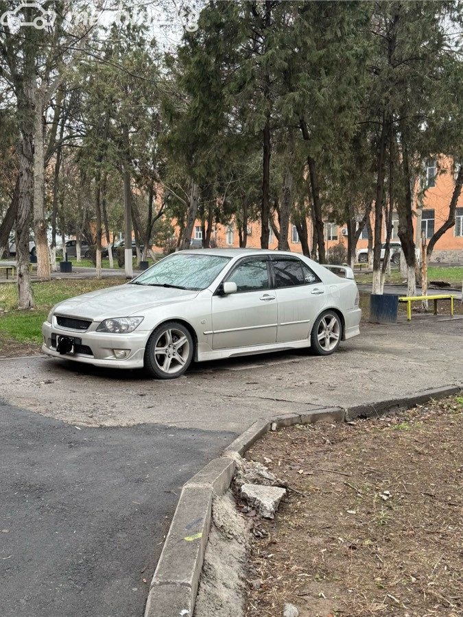 Lexus IS I