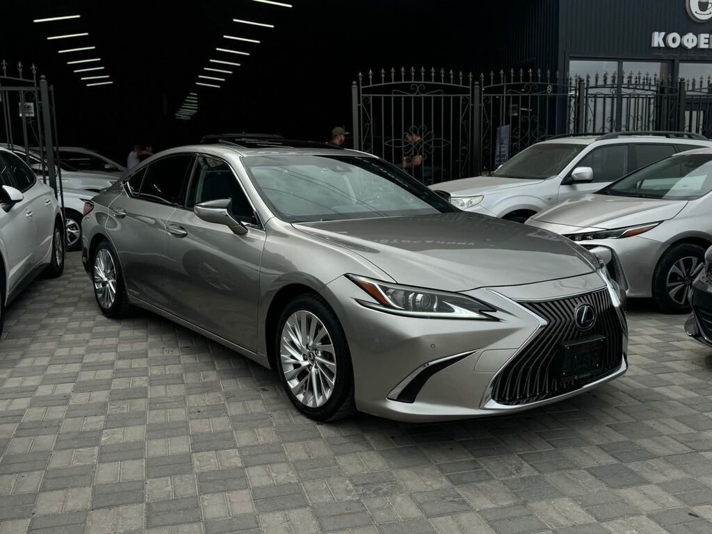 Lexus ES