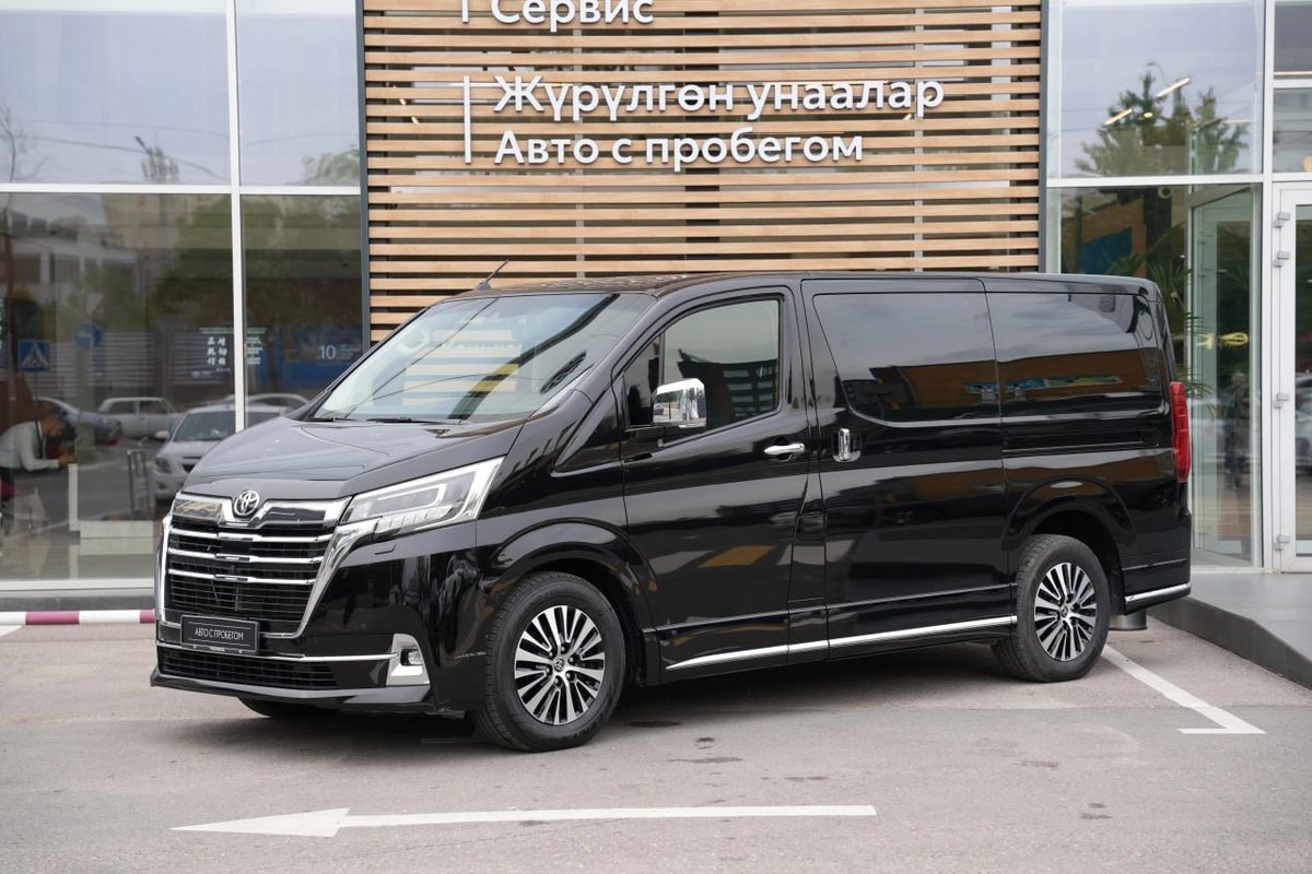 Toyota Granvia II 2022
