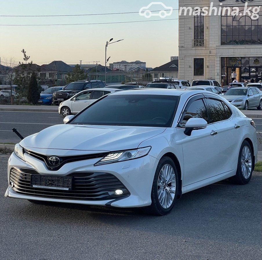Toyota Camry VIII (XV70)