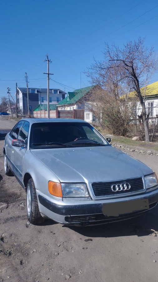 Audi 100