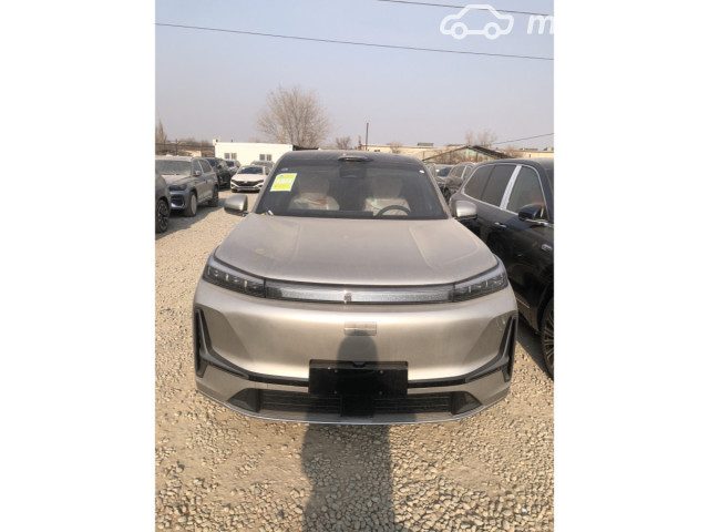 Geely Galaxy M9