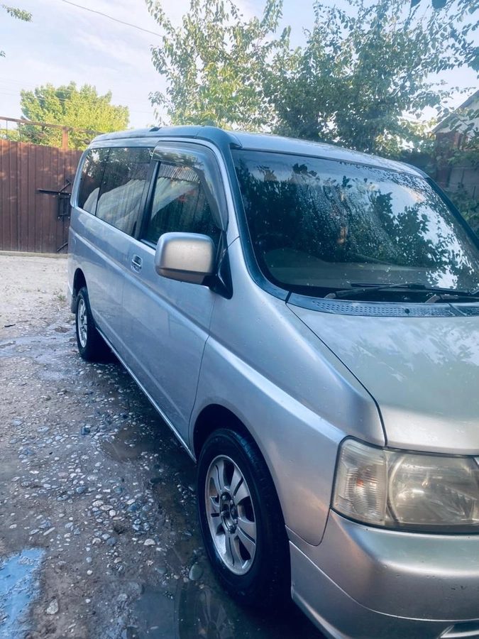 Honda Stepwgn II 2001