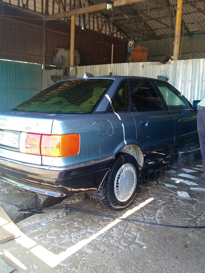 Audi 80