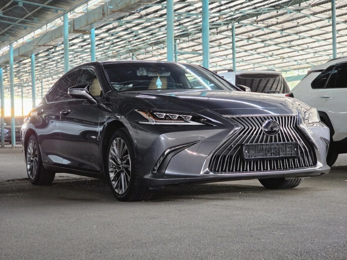 Lexus ES VII 2021