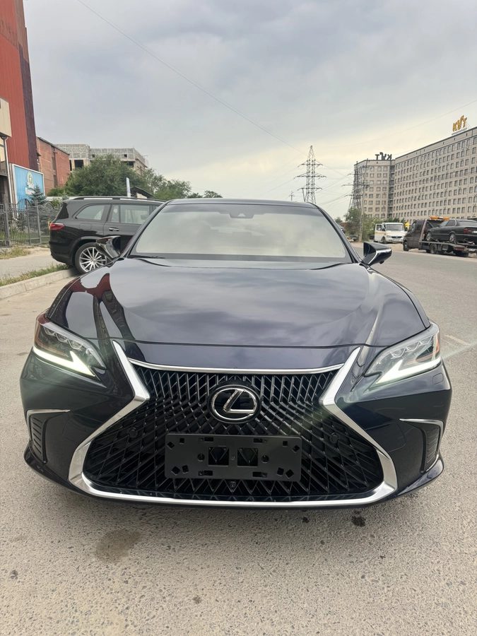 Lexus ES VII Рестайлинг 2 2025