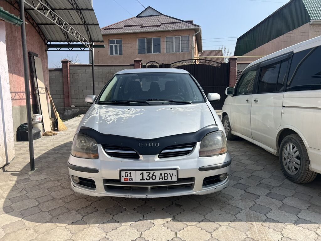 Nissan Tino