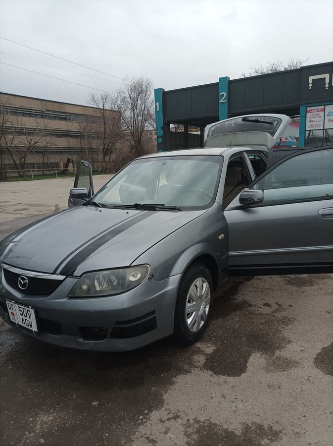 Mazda 323