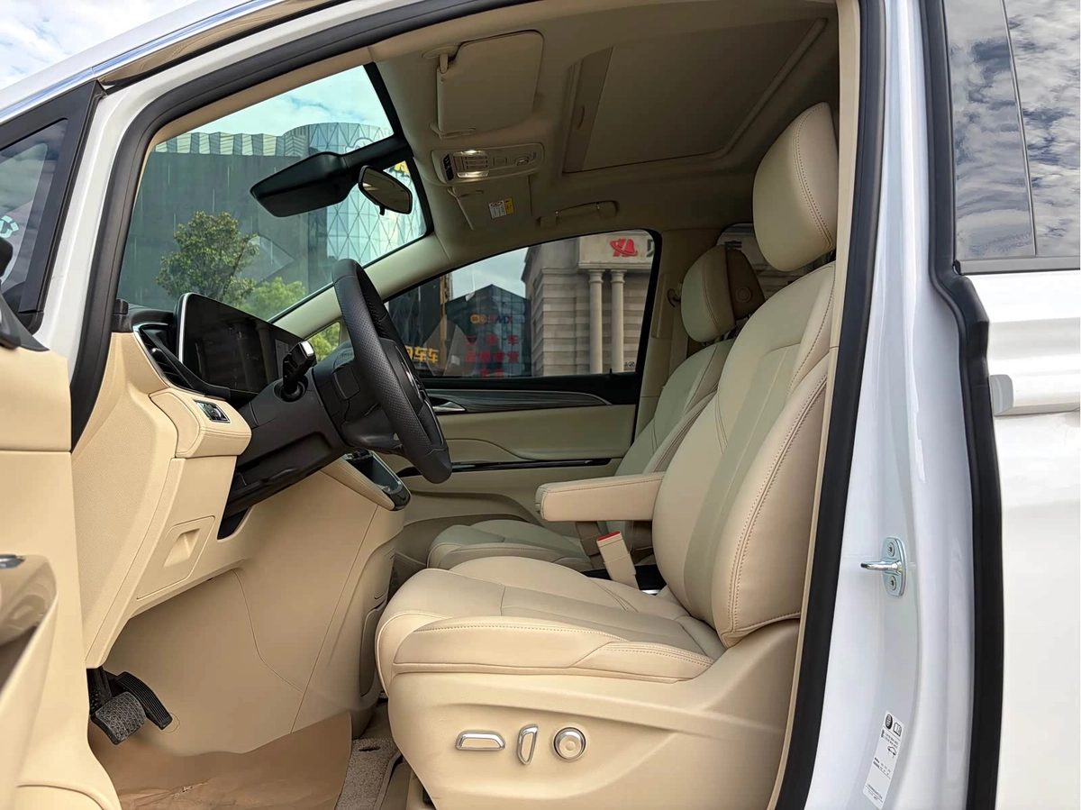 Buick GL8 II 2025