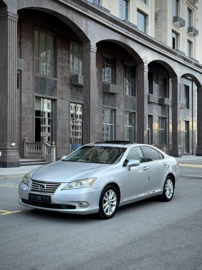 Lexus ES