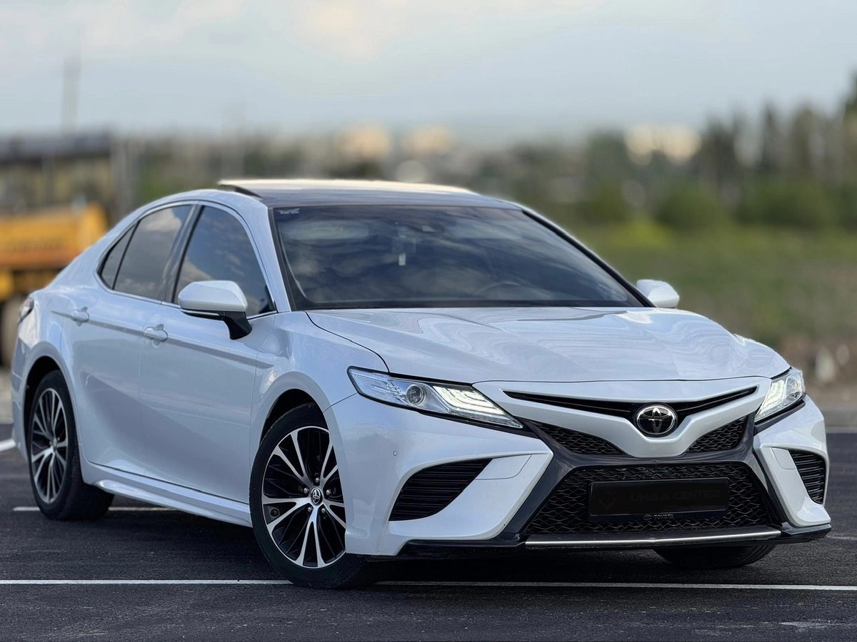 Toyota Camry VIII (XV70) 2020