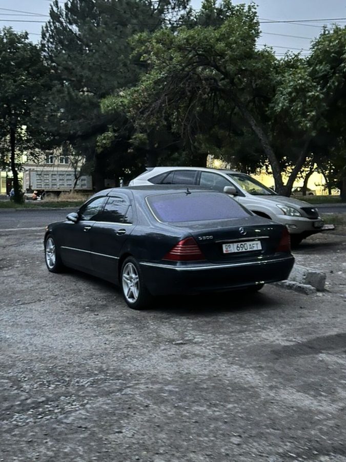 Mercedes-Benz S-Class