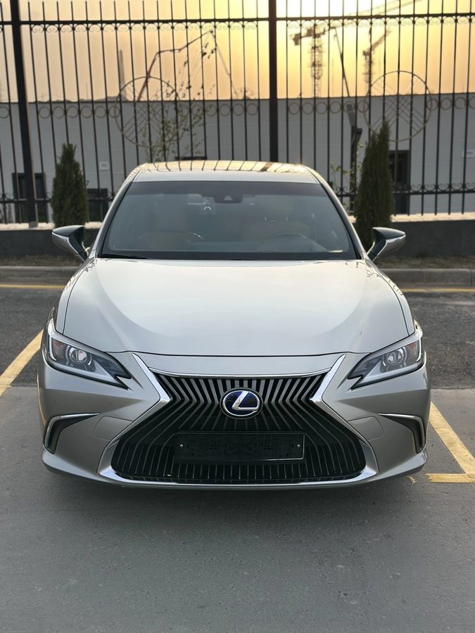 Lexus ES VII 2019