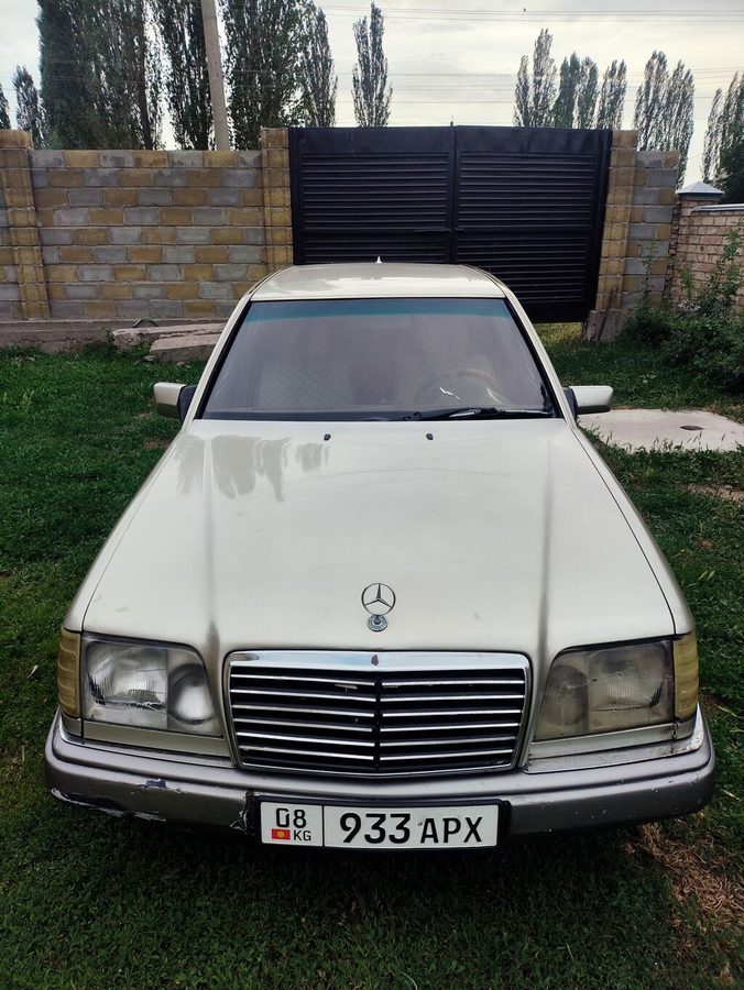 Mercedes-Benz W124
