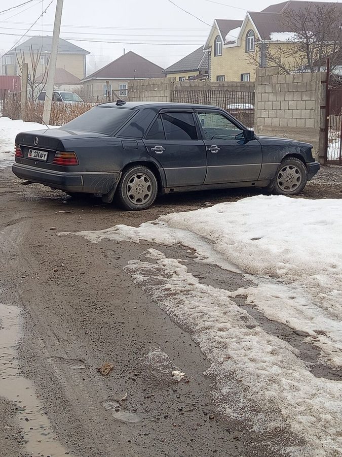 Mercedes-Benz W124