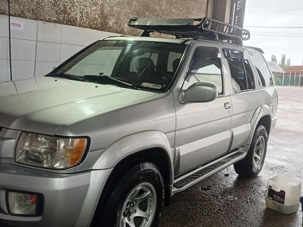 Infiniti QX4