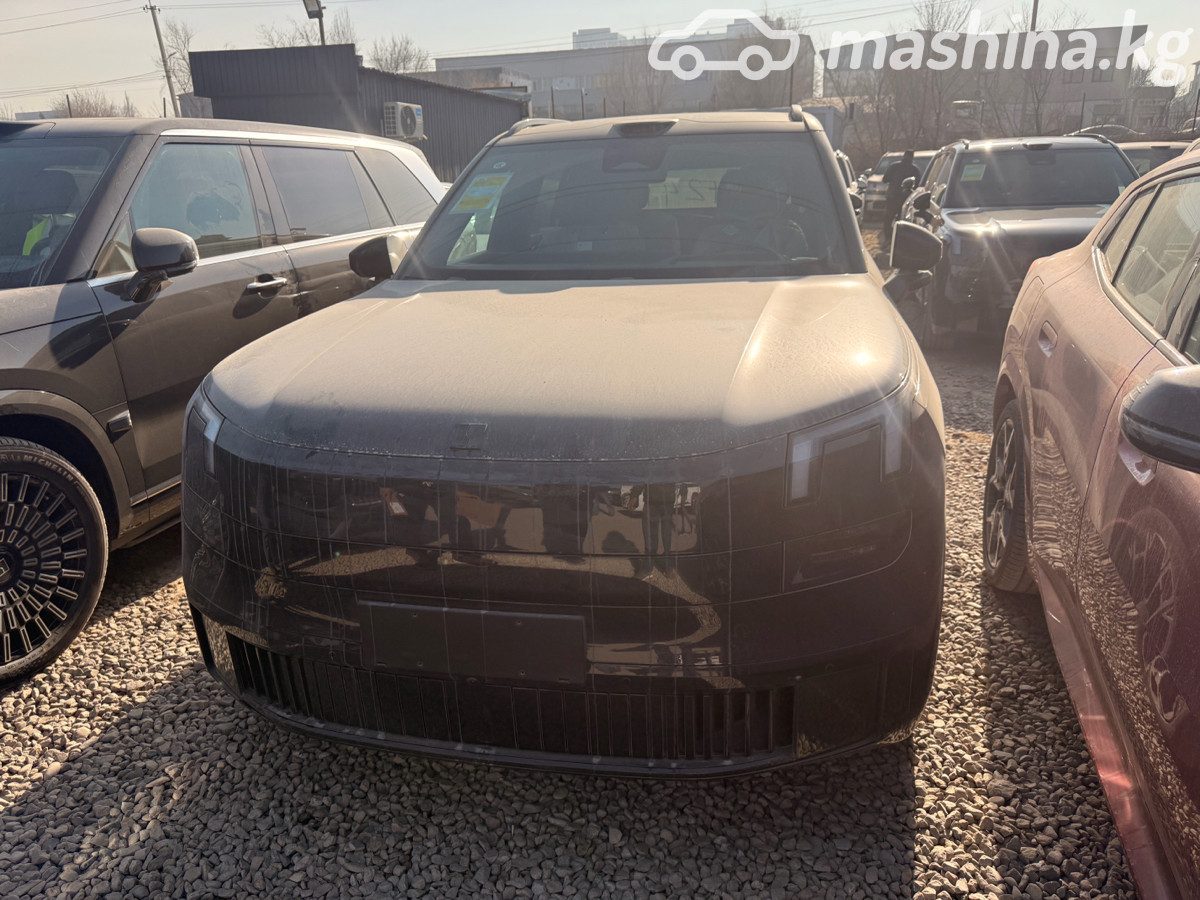 Lynk & Co 900