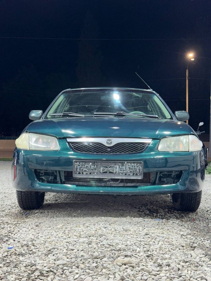 Mazda 323