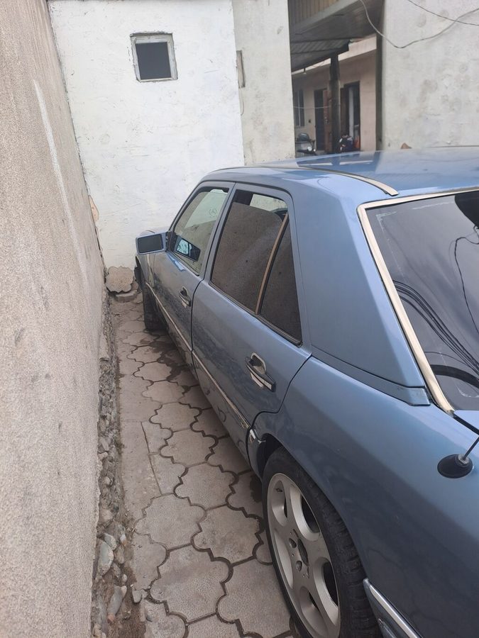 Mercedes-Benz W124