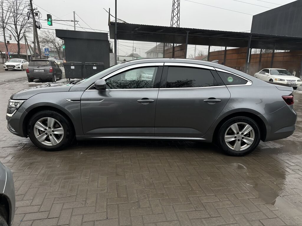 Renault SM6