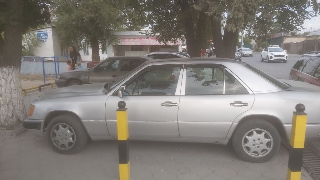 Mercedes-Benz W124