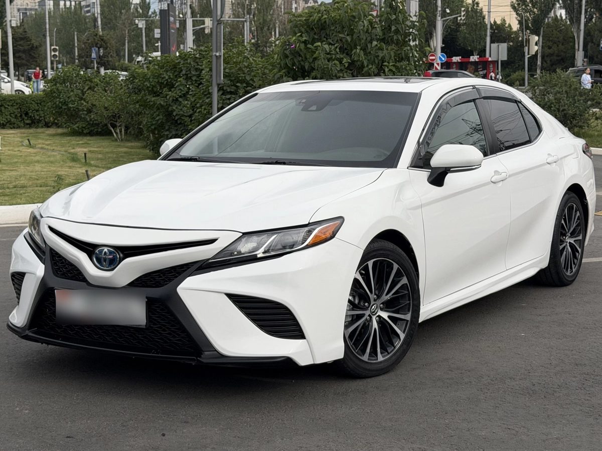 Toyota Camry VIII (XV70) 2018