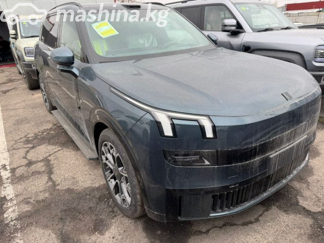 Lynk &amp; Co 900