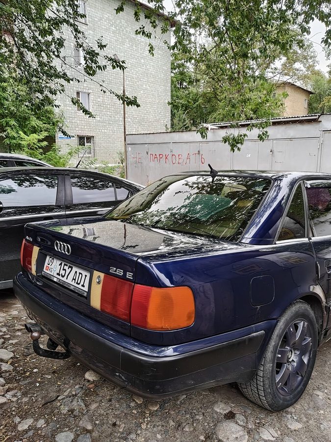 Audi 100