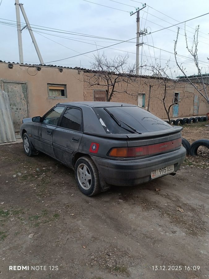 Mazda 323