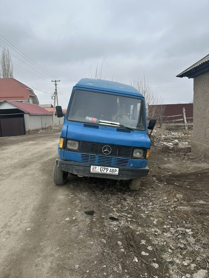 Mercedes-Benz T1