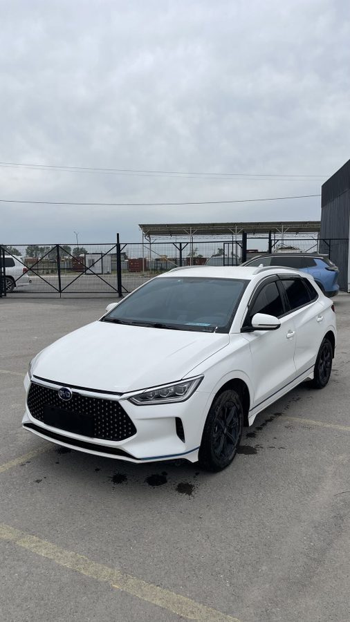 BYD E2