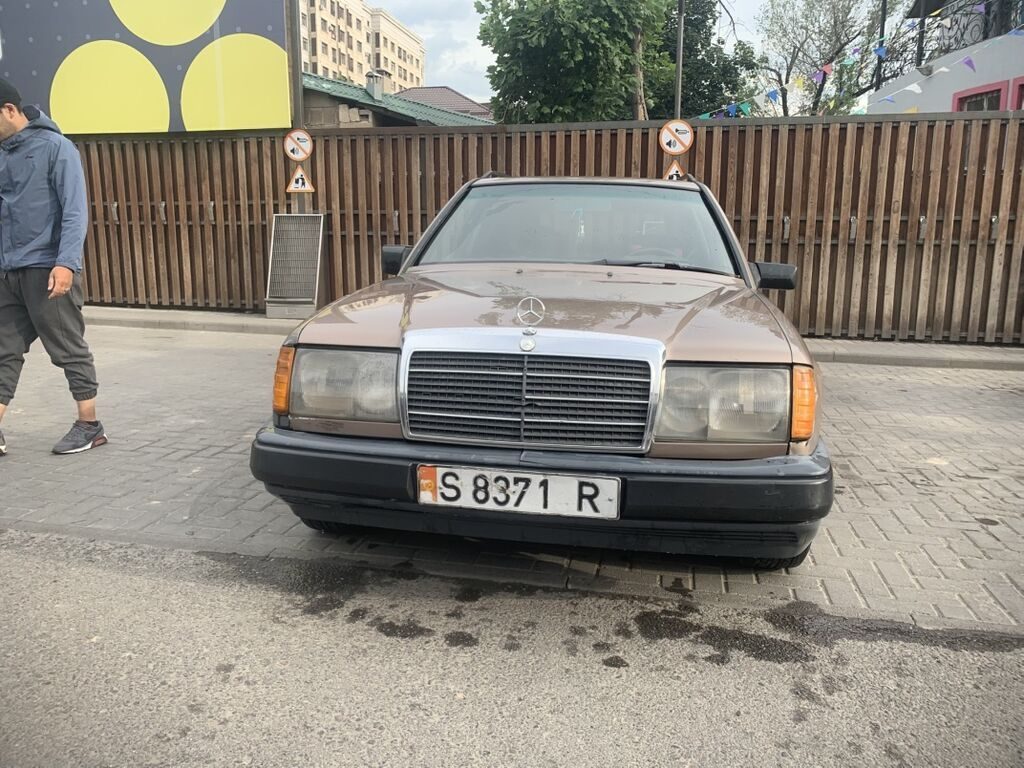 Mercedes-Benz W124
