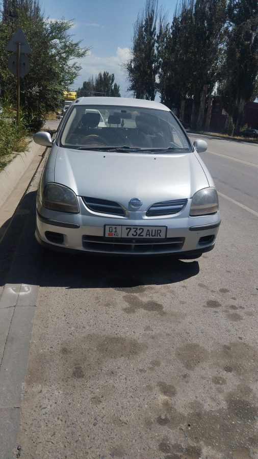Nissan Almera Tino