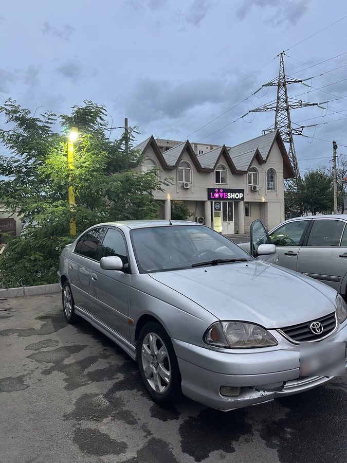 Toyota Avensis I Рестайлинг 2001