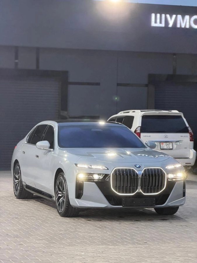 BMW 7 серии VII (G70) 2025