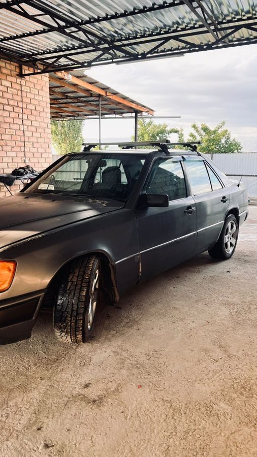 Mercedes-Benz W124