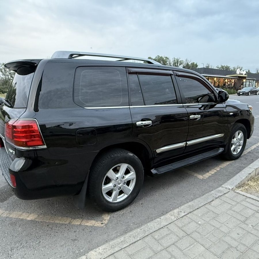 Lexus LX