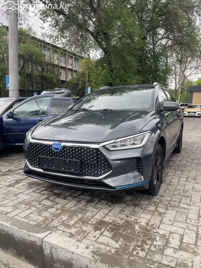 BYD E2