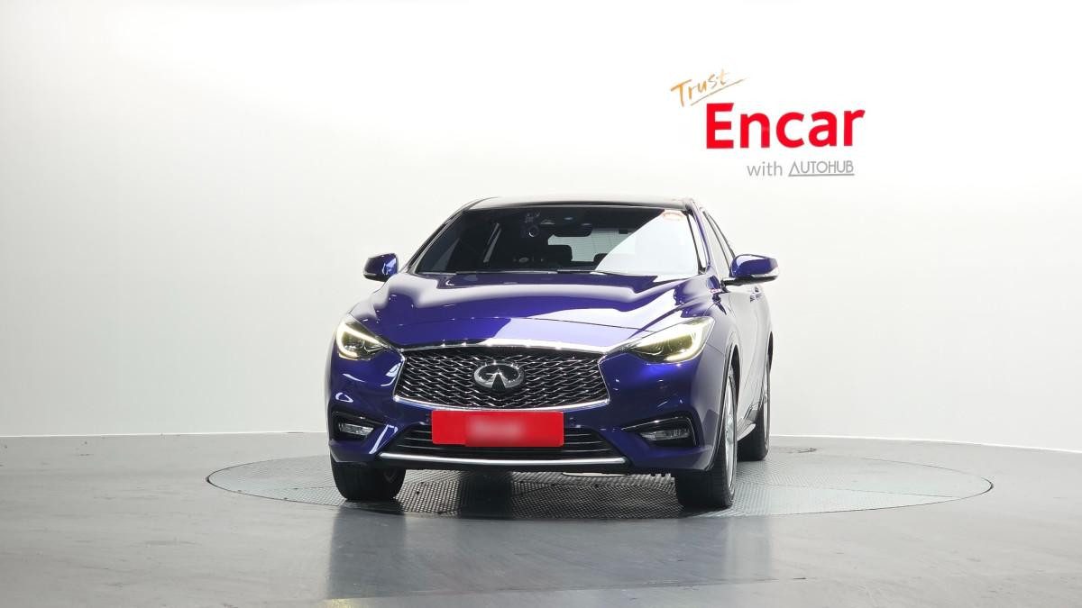 Infiniti Q30