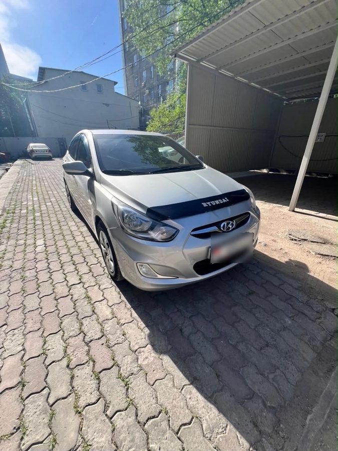 Hyundai Accent IV 2011