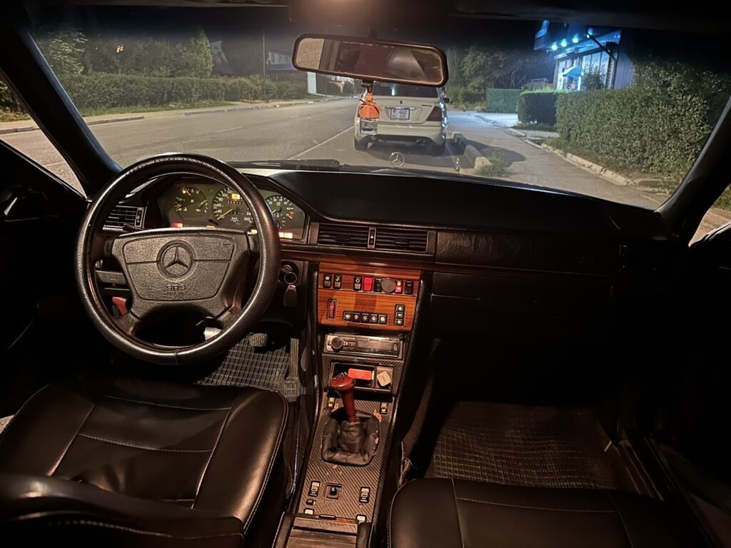 Mercedes-Benz W124