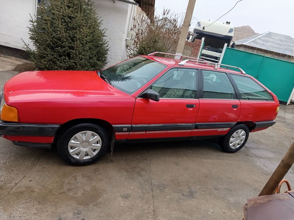 Audi 100
