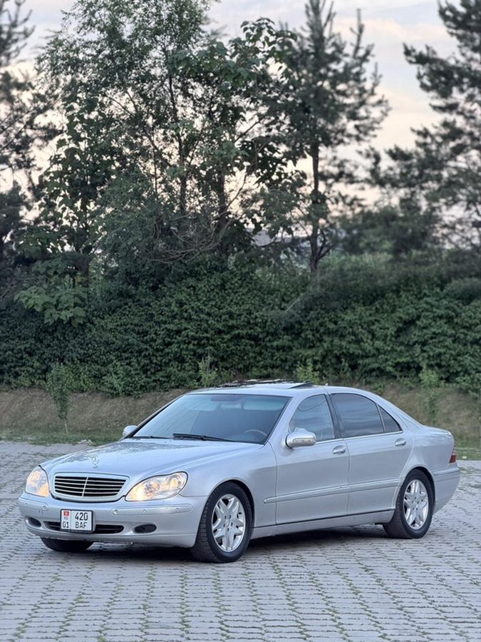 Mercedes-Benz S-Class