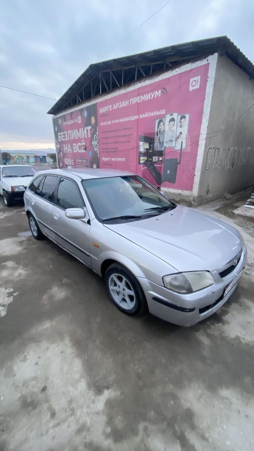 Mazda 323