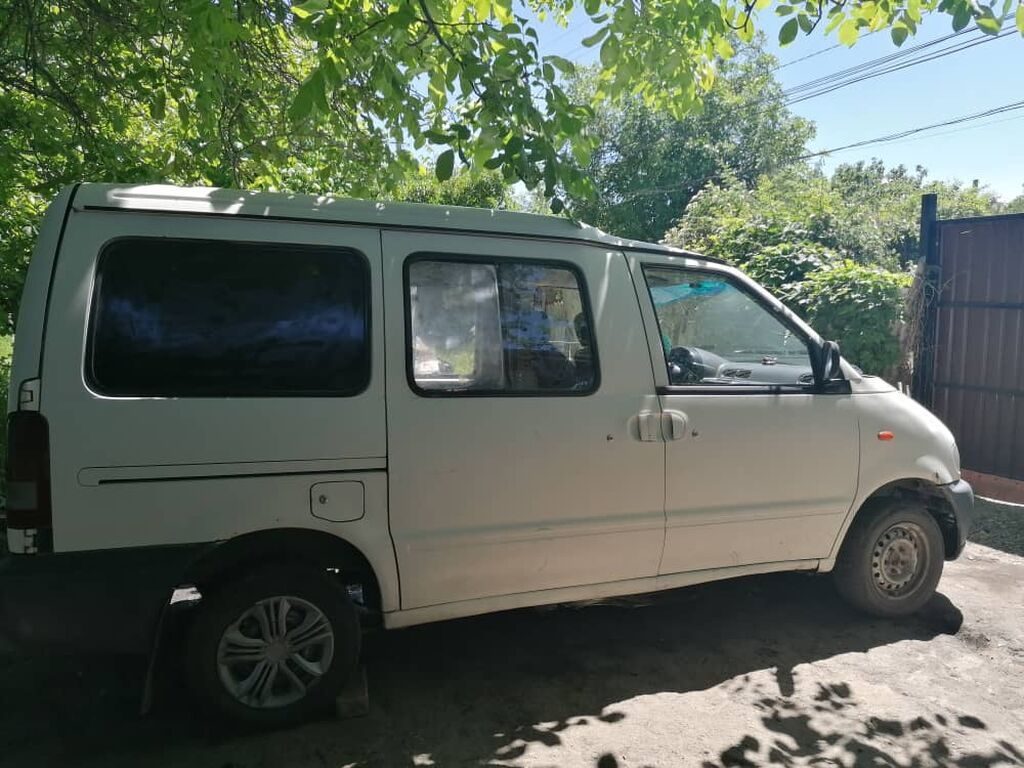 Nissan Vanette