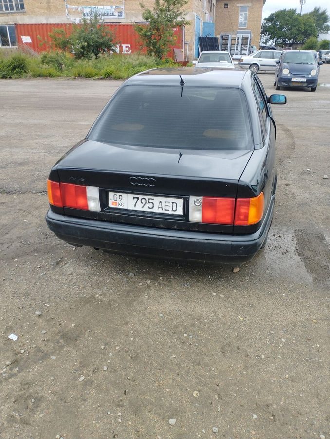 Audi 100