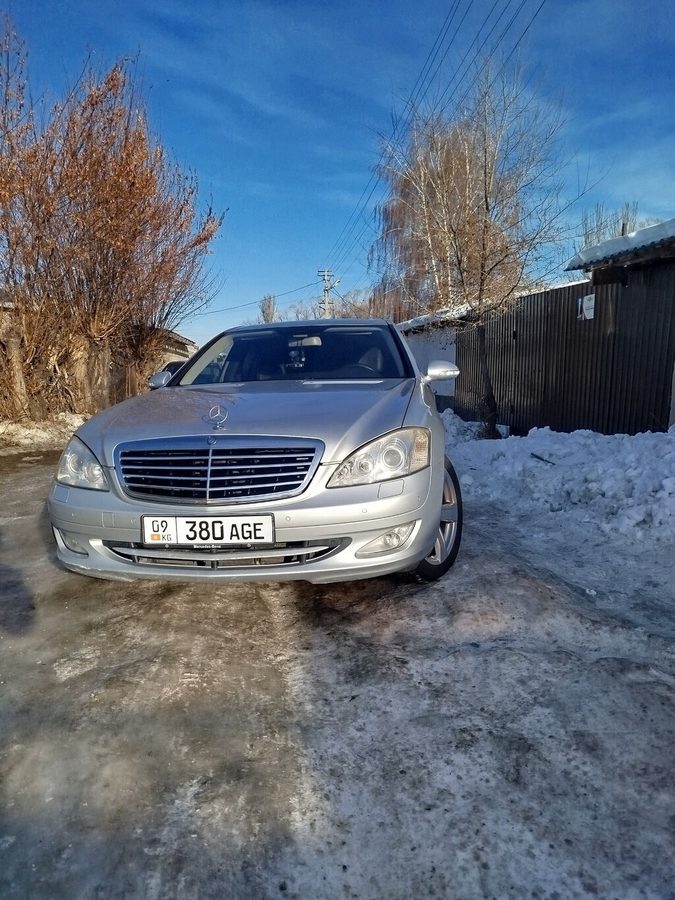 Mercedes-Benz S-Class