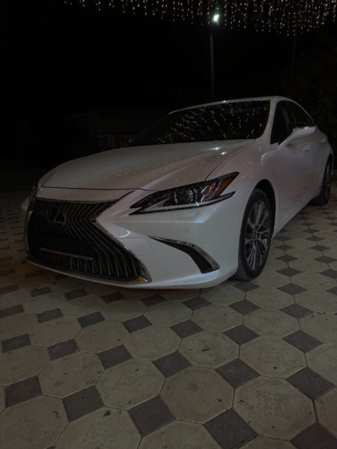 Lexus ES VII