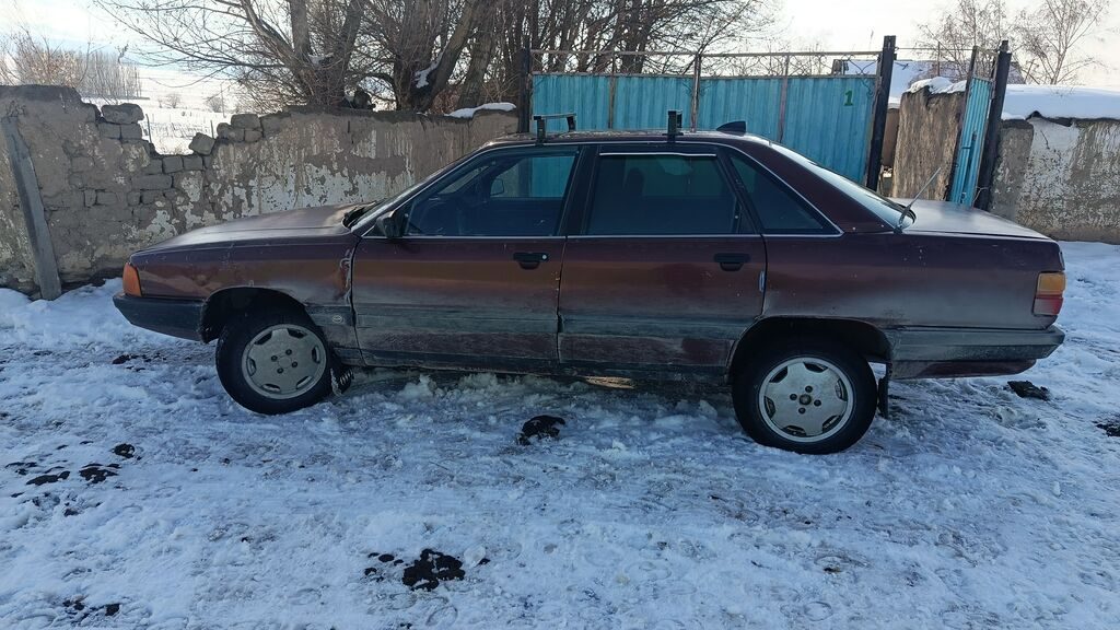 Audi 100